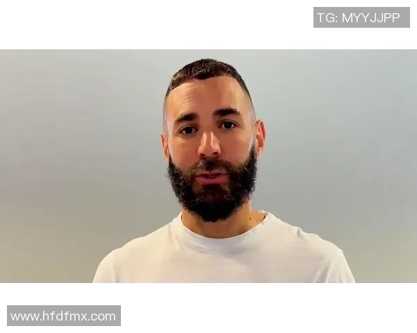 本泽马：从天才少年到世界足球巨星的辉煌旅程与传奇故事